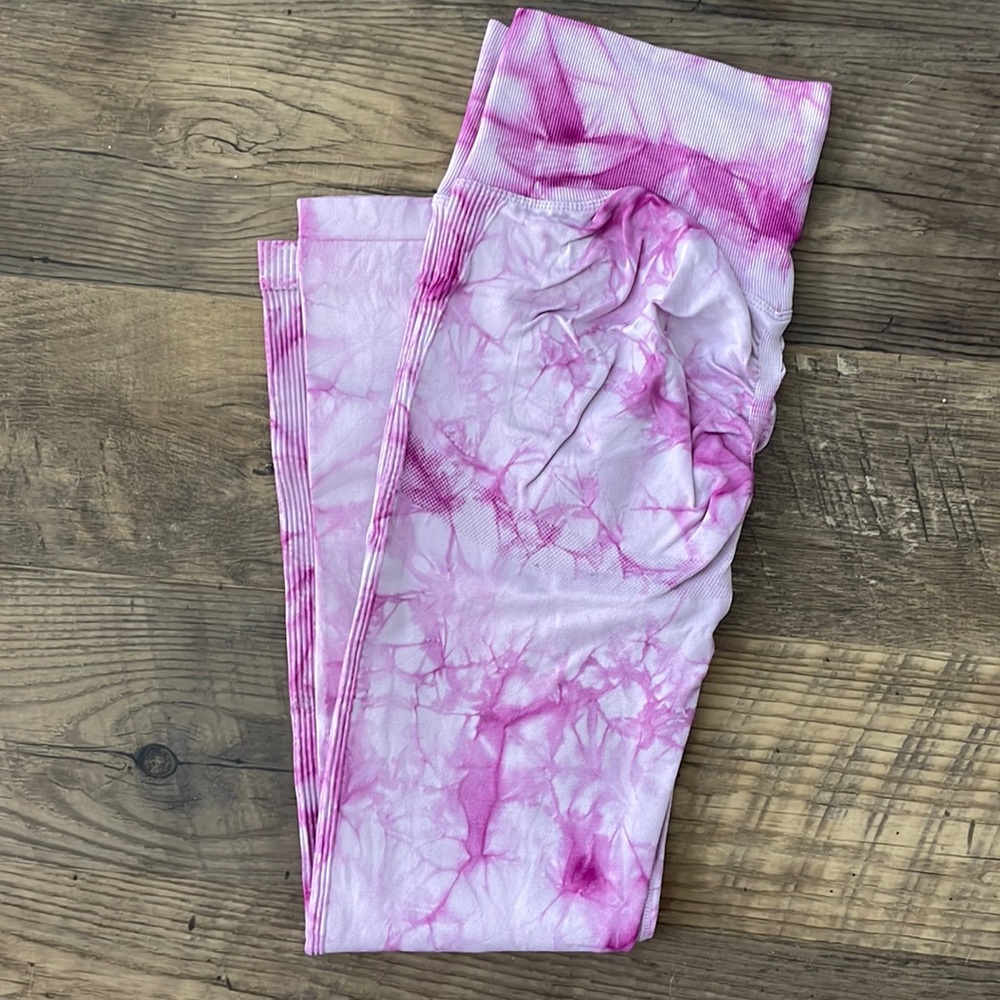 NWOT scrunch booty leggings